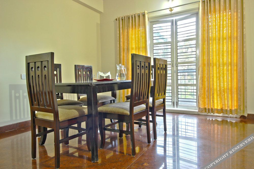 Бангалор: Oyo 6633 The Banjaara Suites