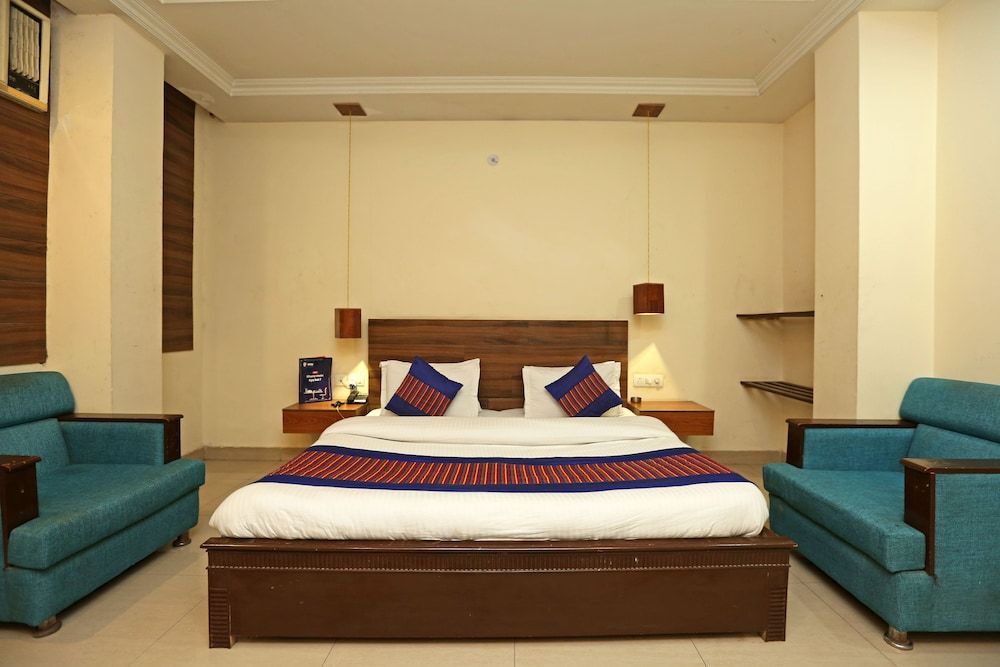 Нойда: Oyo 8876 Hotel Sarthi