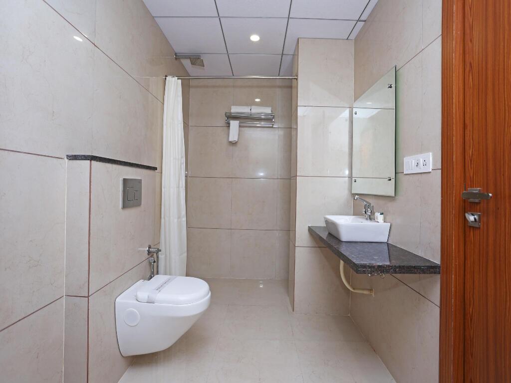 Кота: Capital O 10148 Hotel Paras Royale By Arn Group