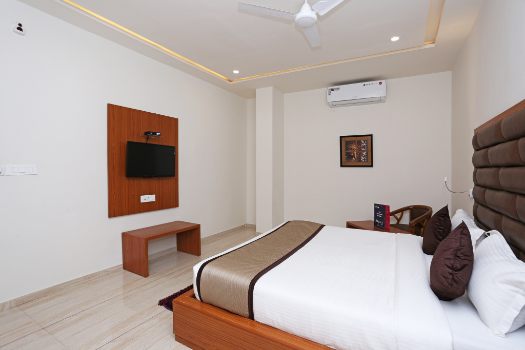 Кота: Capital O 10148 Hotel Paras Royale By Arn Group