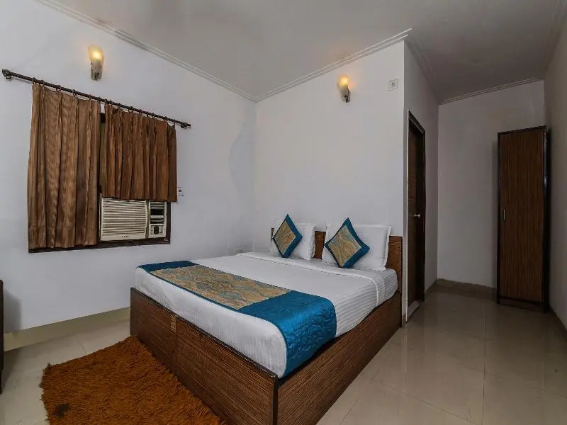 Нью-Дели: OYO 7655 Om Paradise Hotel