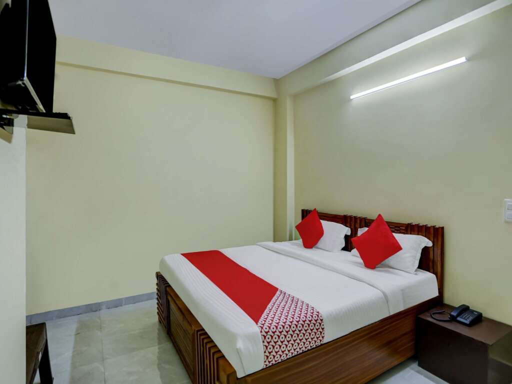 Большая Нойда: Oyo 75124 Hotel Rama Deluxe