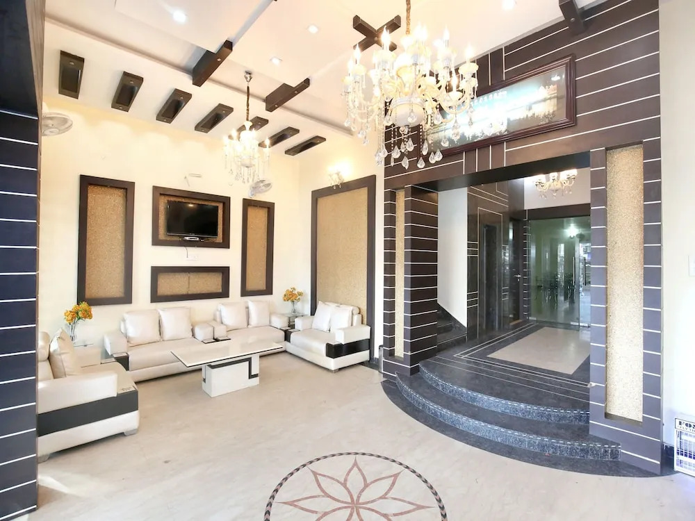 Амритсар: Capital O 9235 Hotel Nayyar