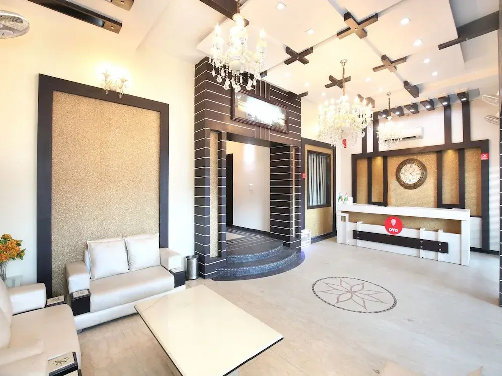 Амритсар: Capital O 9235 Hotel Nayyar
