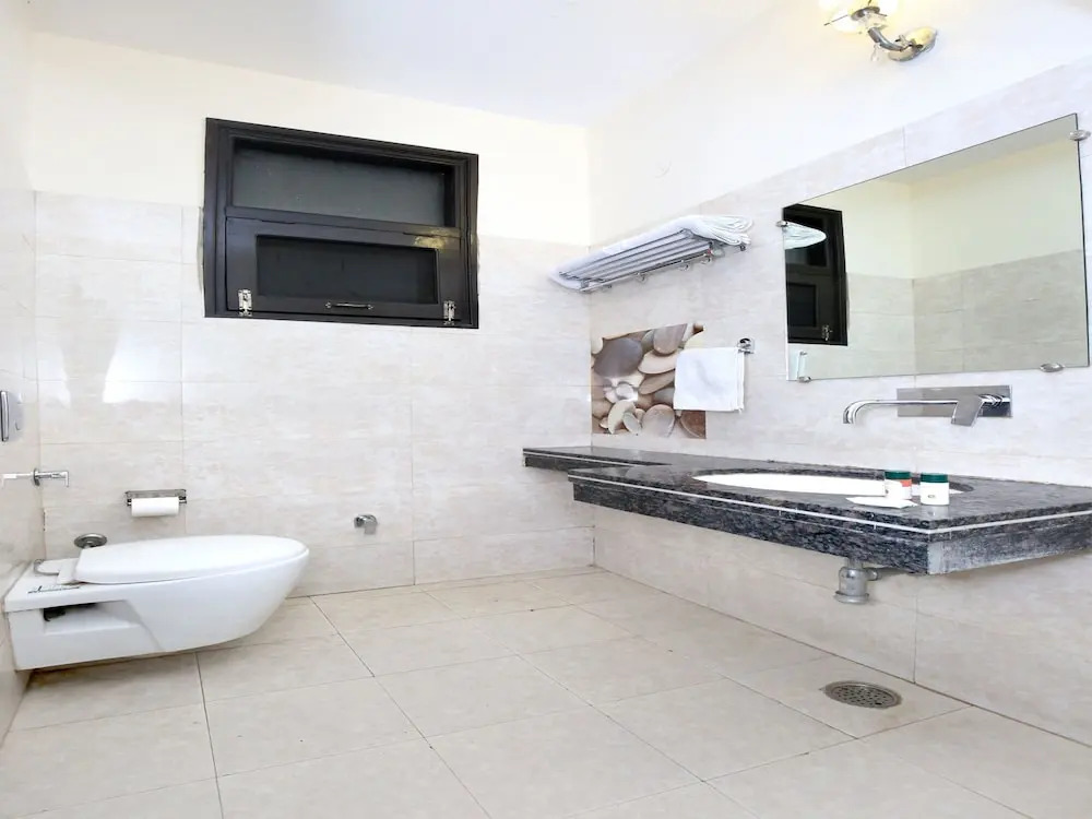 Амритсар: Capital O 9235 Hotel Nayyar