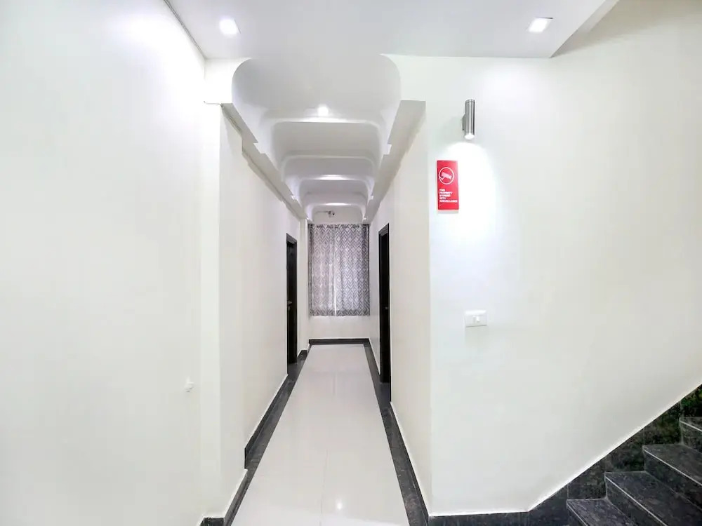 Амритсар: Capital O 9235 Hotel Nayyar