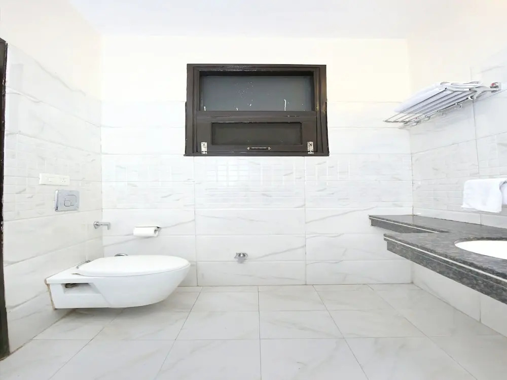 Амритсар: Capital O 9235 Hotel Nayyar