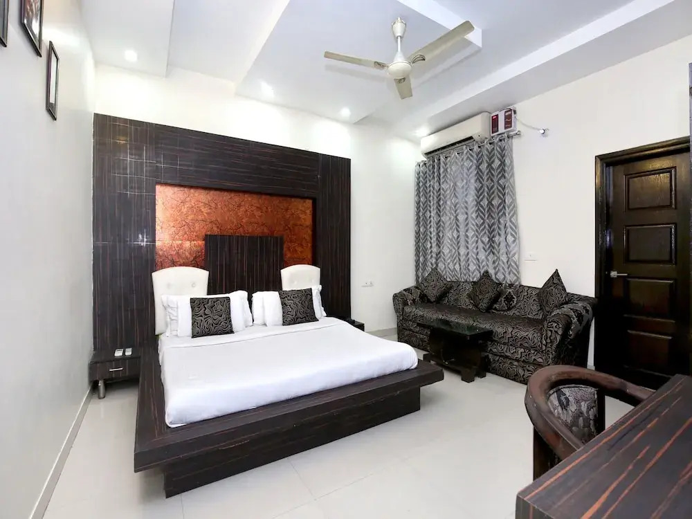 Амритсар: Capital O 9235 Hotel Nayyar