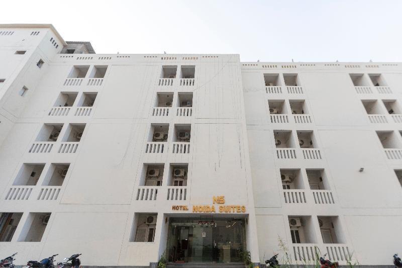 Нойда: Capital O 64120 Hotel Noida Suites