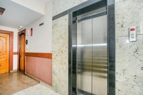 Бангалор: OYO 436 near Forum Mall
