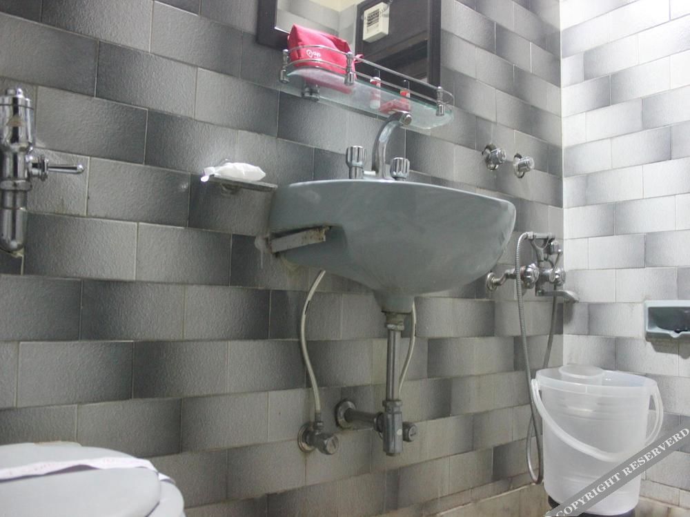 Нью-Дели: Oyo 518 Hotel Sundeep Inn