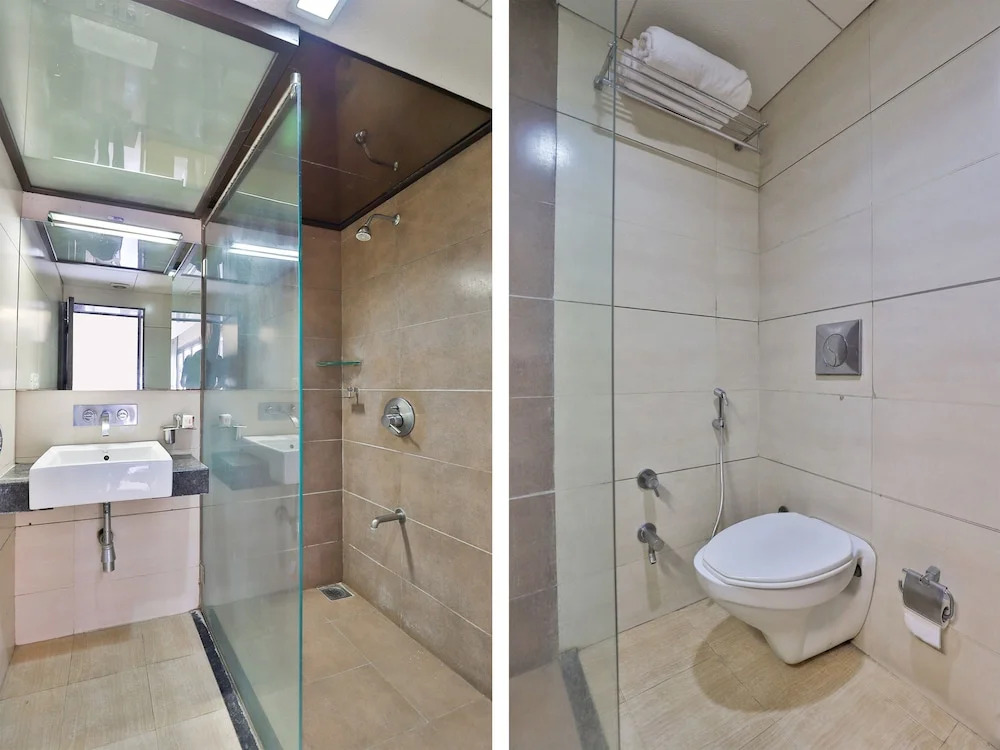 Вадодара: Capital O 1271 Hotel Raajpath