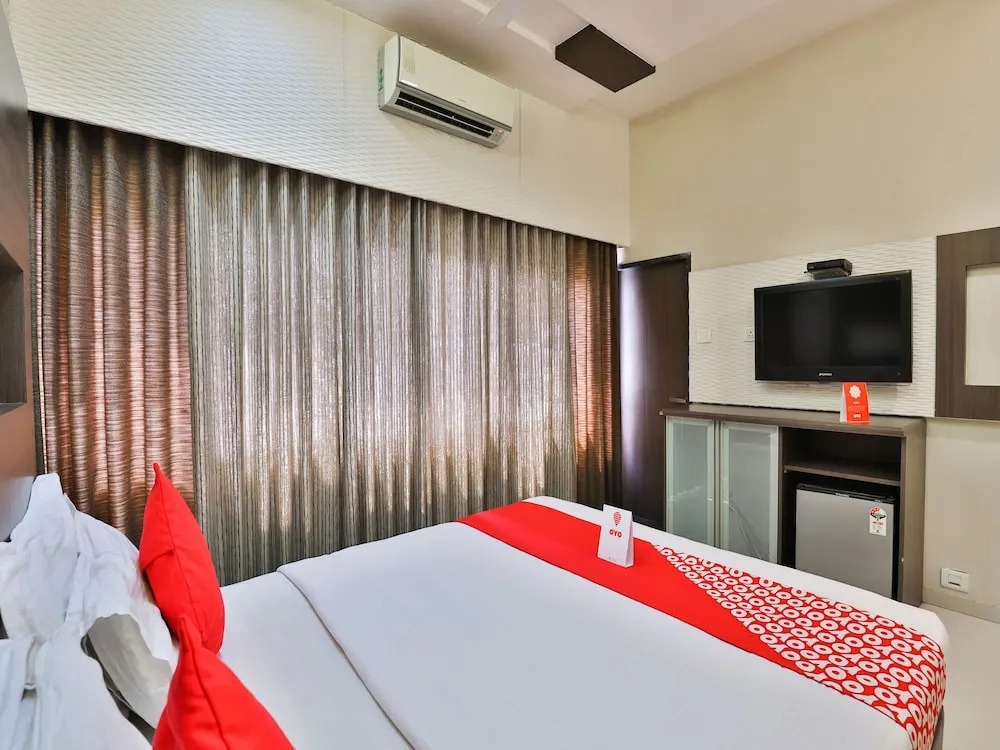 Вадодара: Capital O 1271 Hotel Raajpath