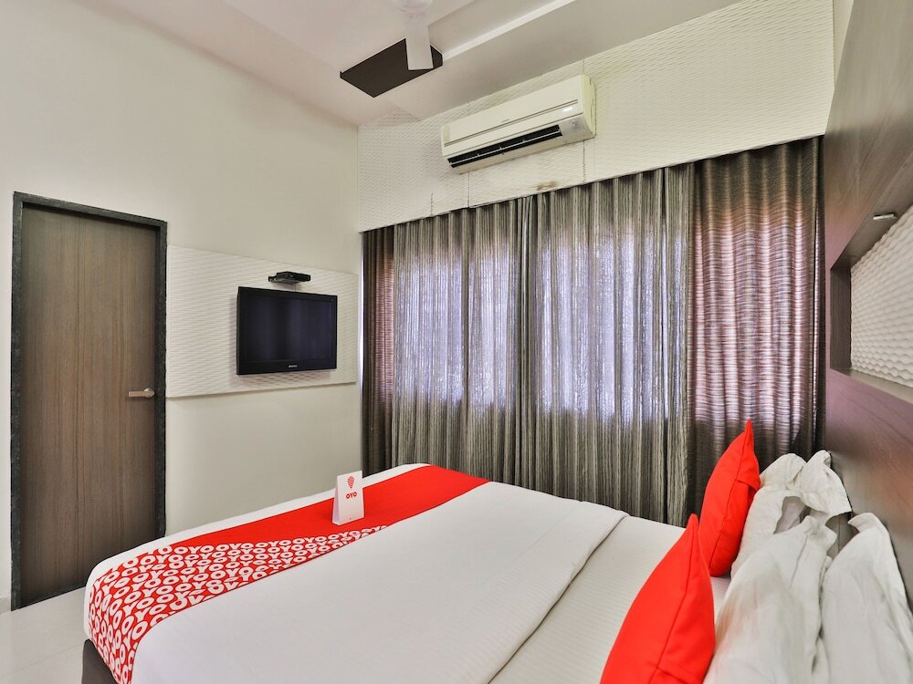 Вадодара: Capital O 1271 Hotel Raajpath