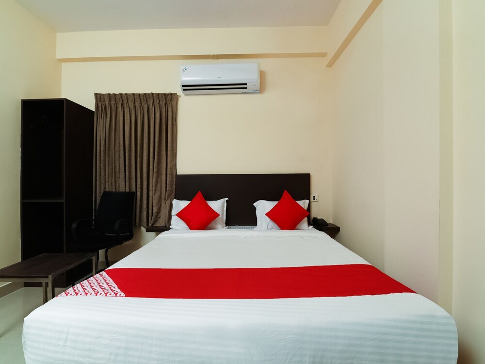 Висакхапатнам: Akshara Suites By OYO Rooms