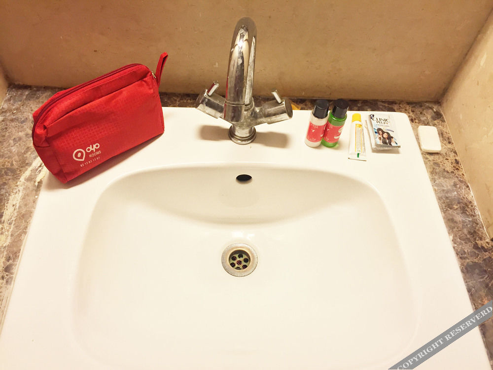 Нойда: Oyo Rooms Noida City Centre 208