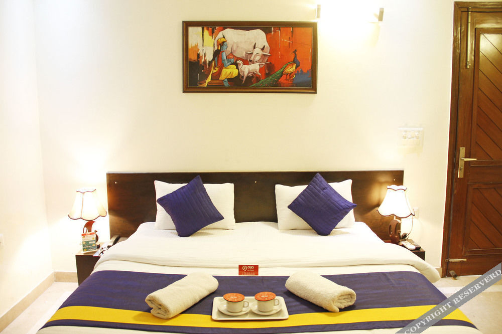 Нойда: Oyo Rooms Noida City Centre 208