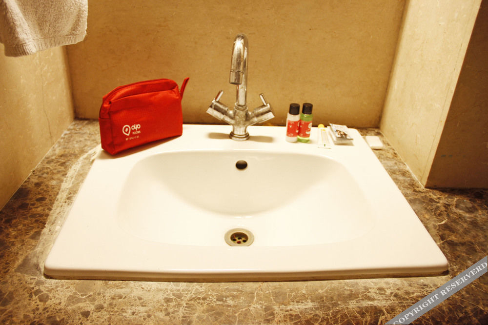 Нойда: Oyo Rooms Noida City Centre 208