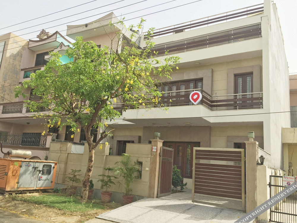 Нойда: Oyo Rooms Noida City Centre 208