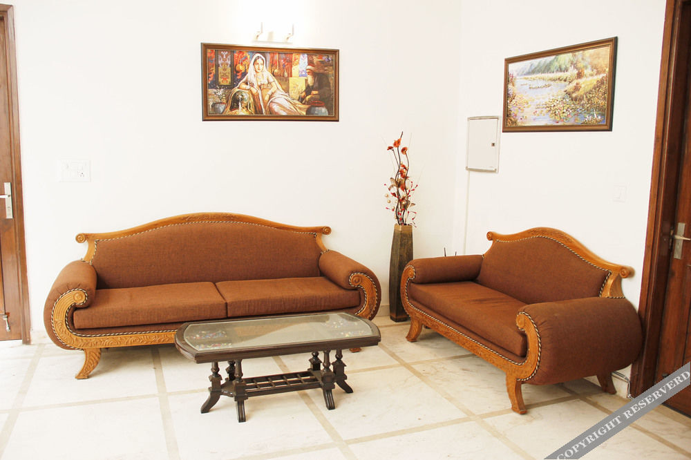 Нойда: Oyo Rooms Noida City Centre 208