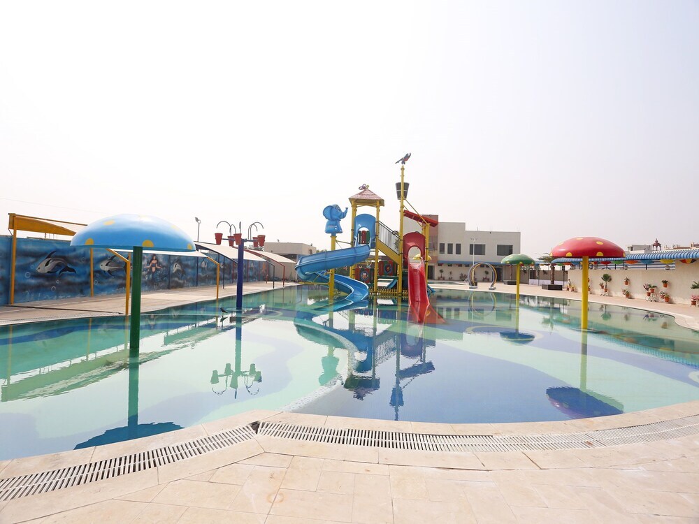 Кота: Radhika Resort by OYO Rooms