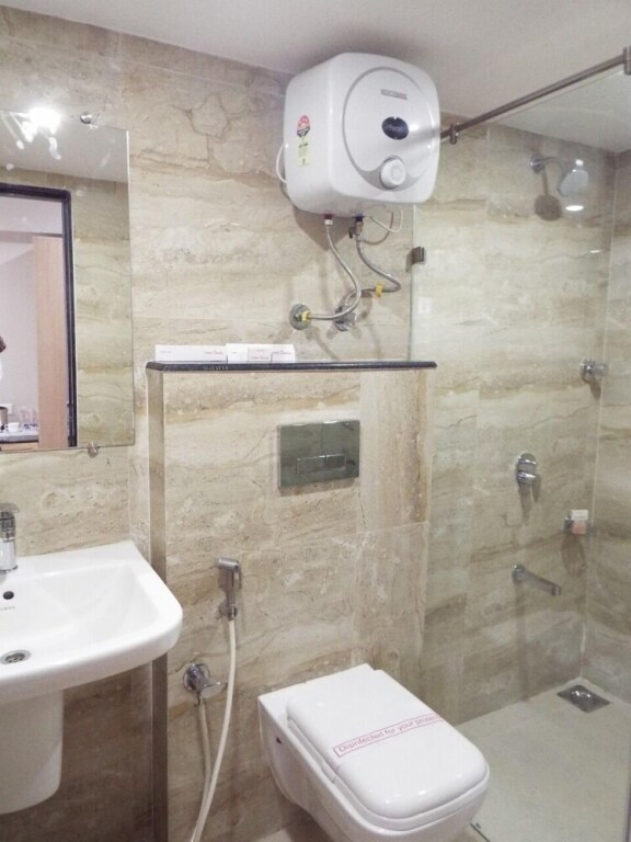 Гандхинагар: CAPITAL O 74149 Hotel Berlin