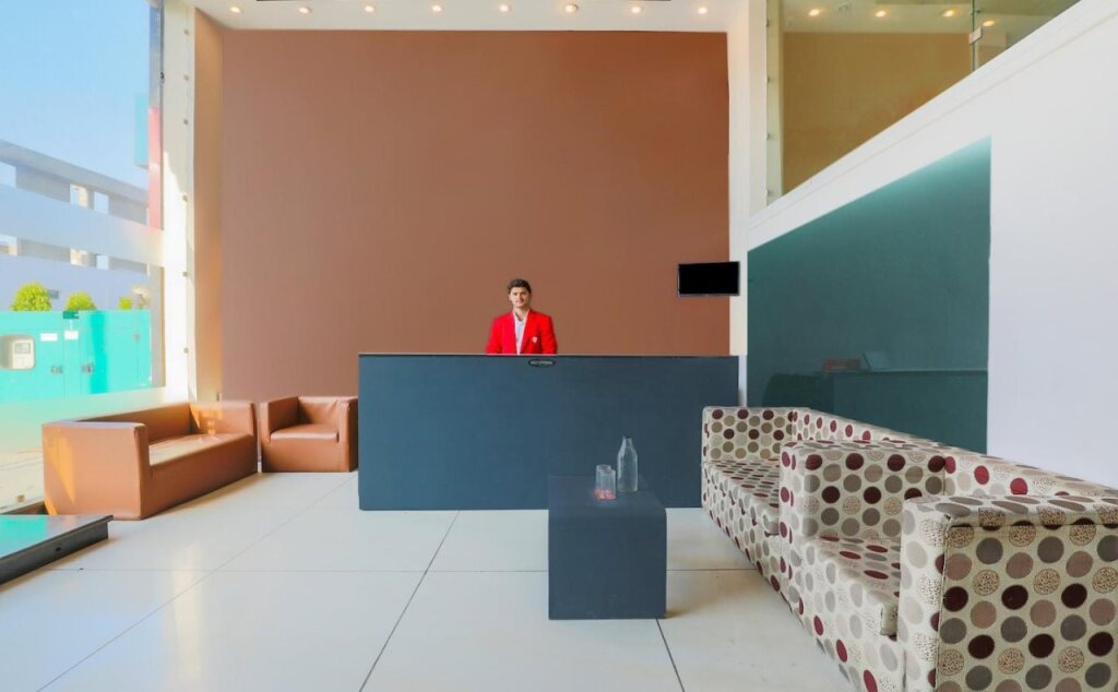 Бахадрабад: Hotel Relax By OYO Rooms