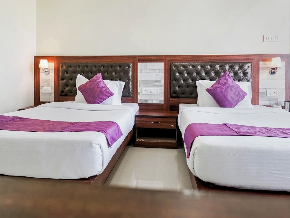 Гувахати: Hotel Pemaling By Treebo