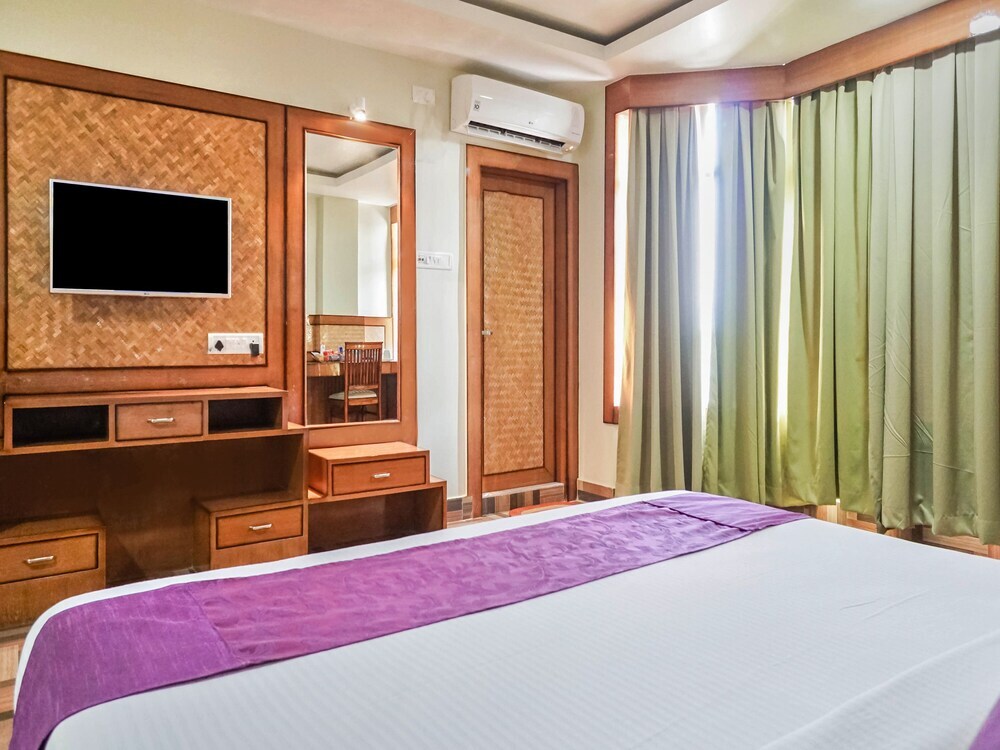 Гувахати: Hotel Pemaling By Treebo