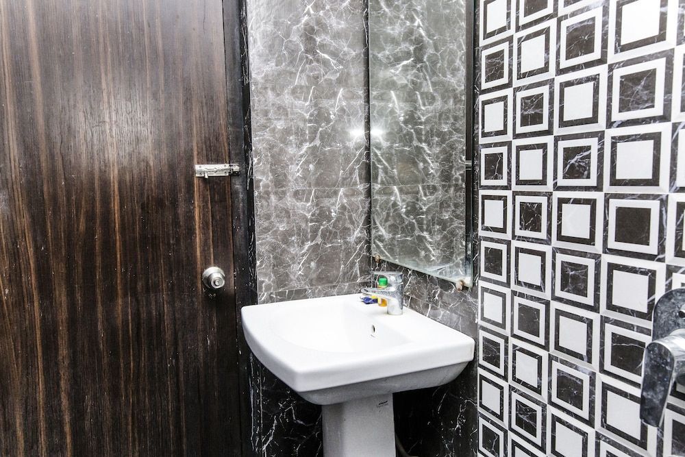 Ховрах: De Sivalika Howrah by FabHotel