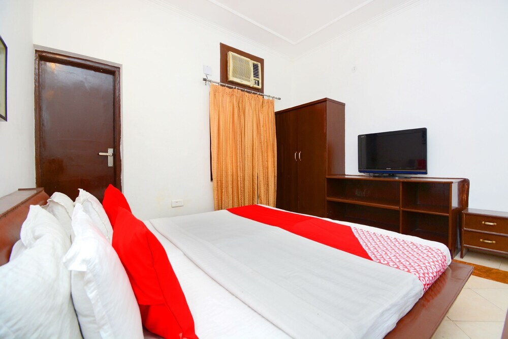 Патанкот: Dlm Valley Resorts by OYO Rooms
