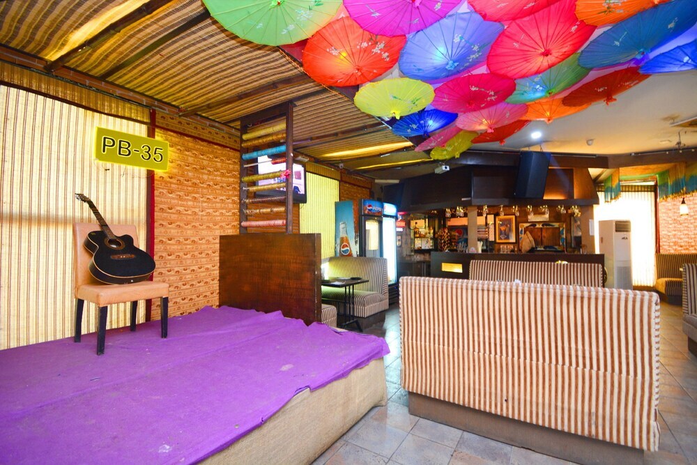 Патанкот: Dlm Valley Resorts by OYO Rooms
