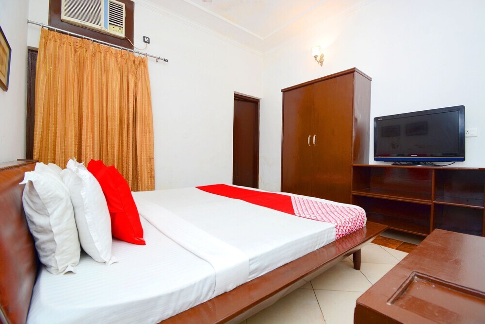 Патанкот: Dlm Valley Resorts by OYO Rooms
