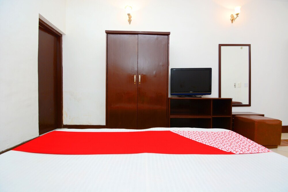 Патанкот: Dlm Valley Resorts by OYO Rooms