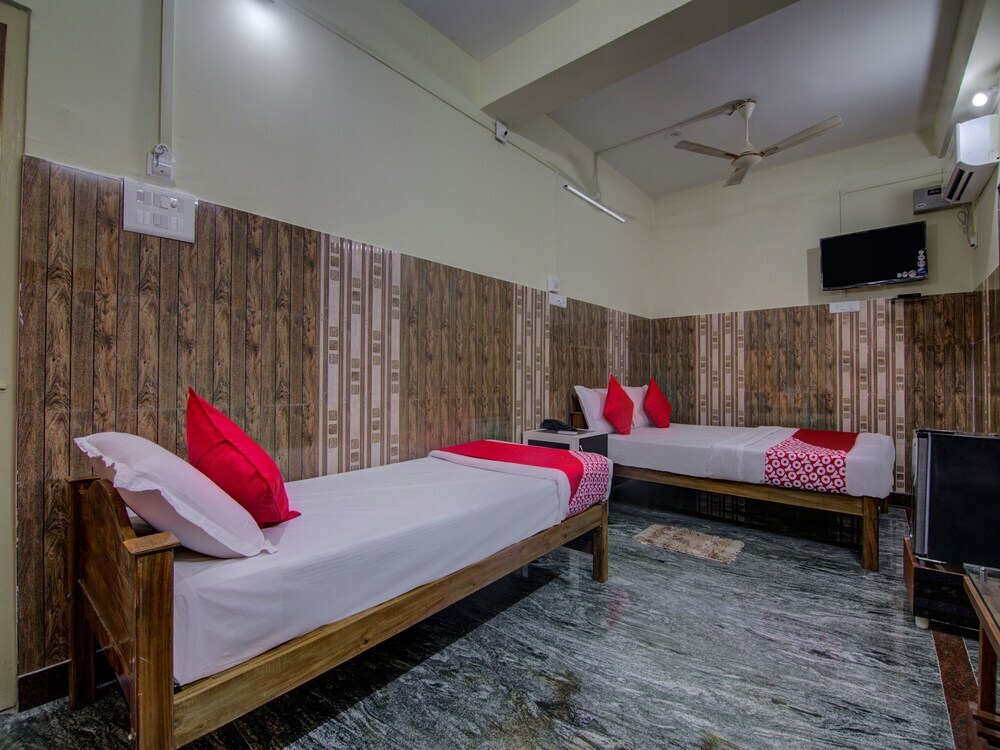 Порт-Блэр: V Knot Residency Hotel