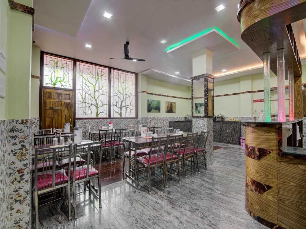 Порт-Блэр: V Knot Residency Hotel