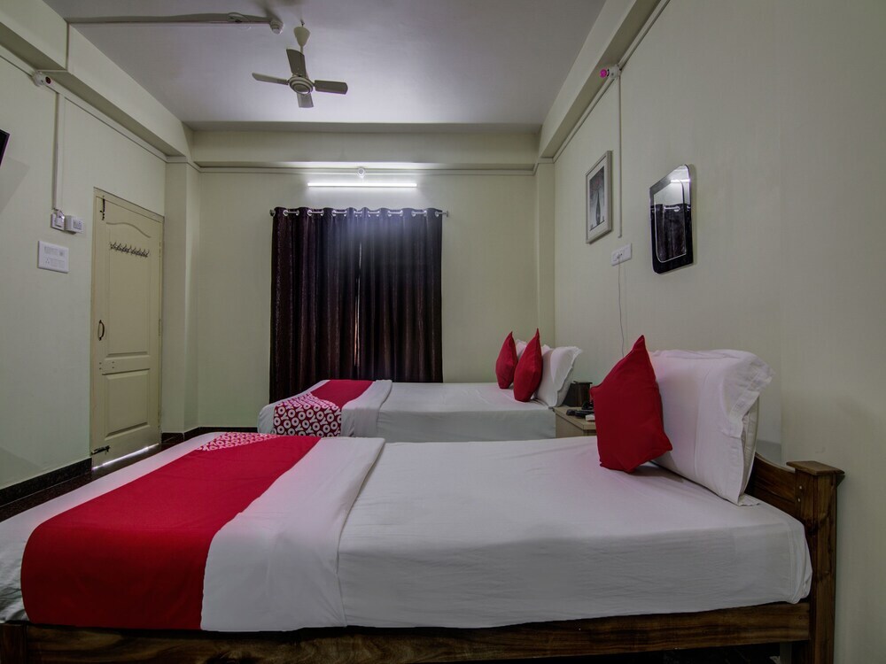 Порт-Блэр: V Knot Residency Hotel