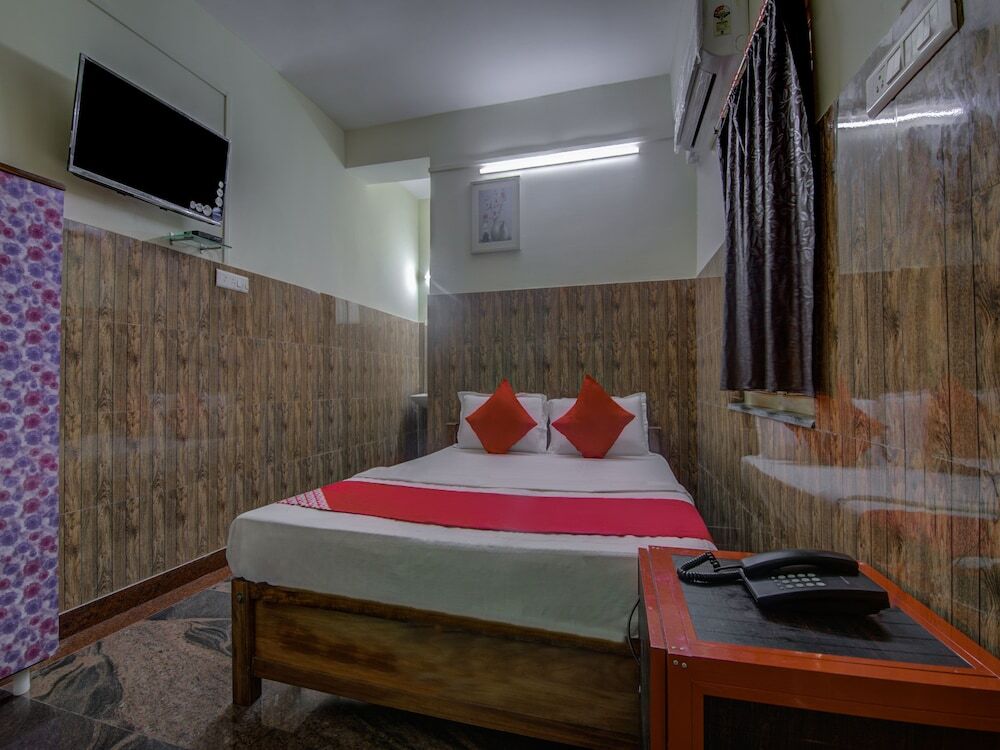 Порт-Блэр: V Knot Residency Hotel