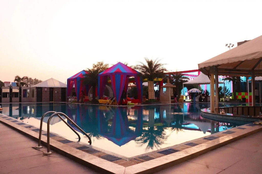 Индаур: Sky Line Club Resorts