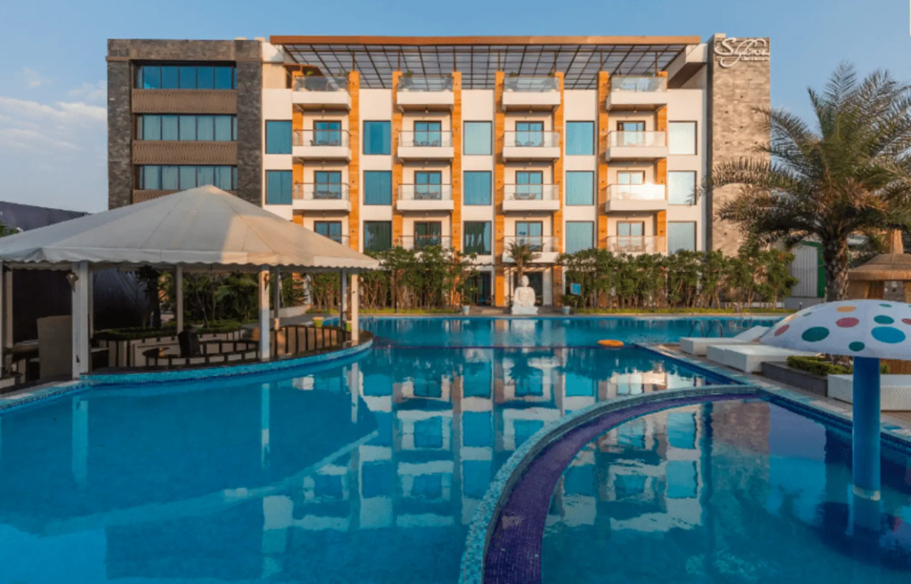 Индаур: Sky Line Club Resorts