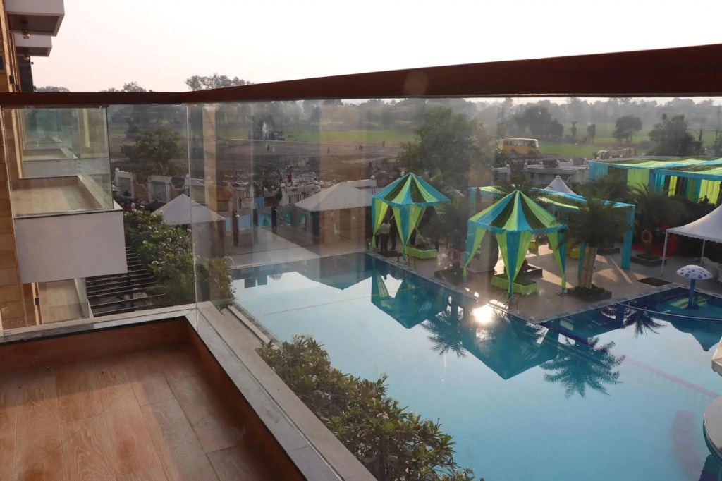 Индаур: Sky Line Club Resorts
