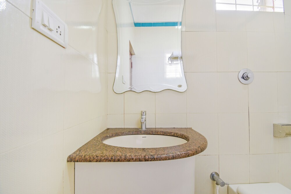 Кушалнагар: OYO 7570 Near KSRTC Bus Stand