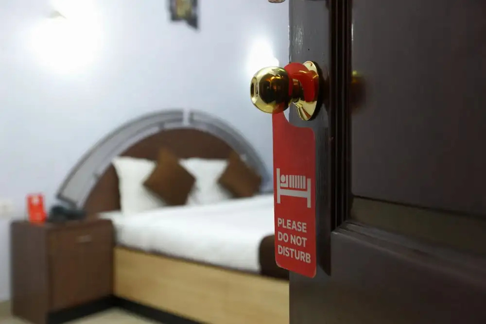 Ути: Collection O 8855 Orchid Inn