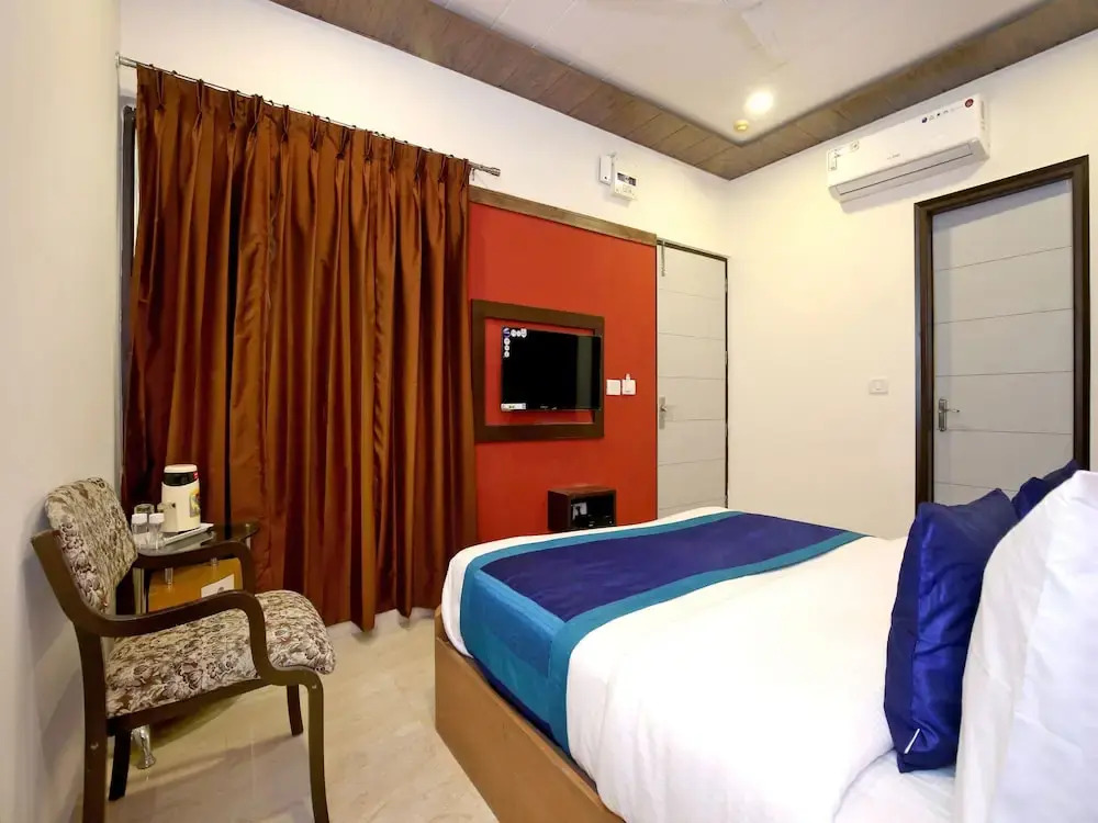 Чандигарх: Capital O 9822 Hotel Seven