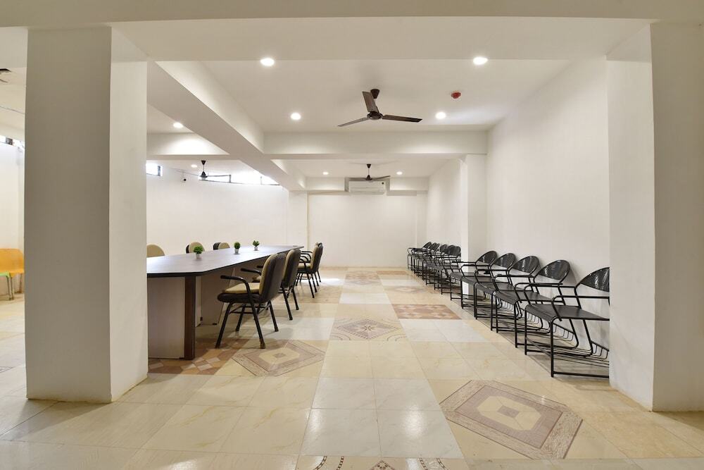 Гандхинагар: Siddharth Corporate By FabHotel