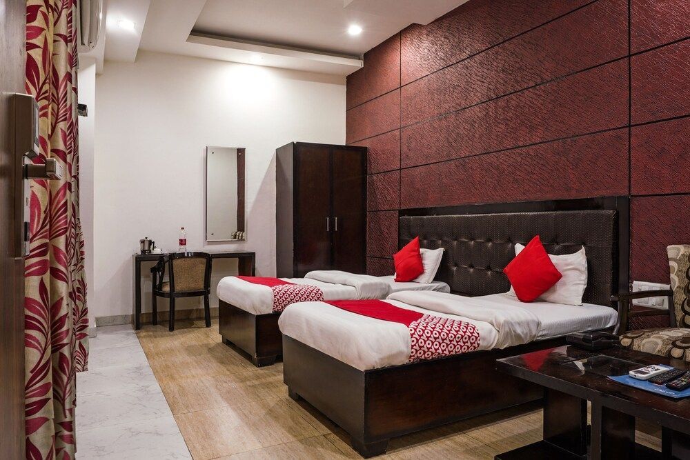 Ханзи: Oyo 18895 Hotel Kartikay Grand
