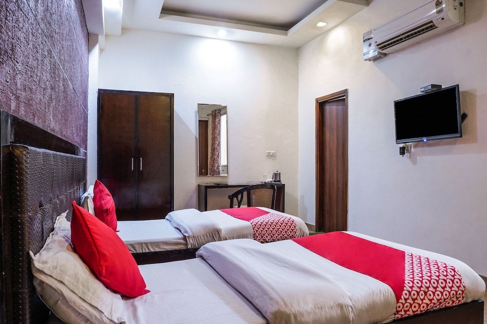 Ханзи: Oyo 18895 Hotel Kartikay Grand
