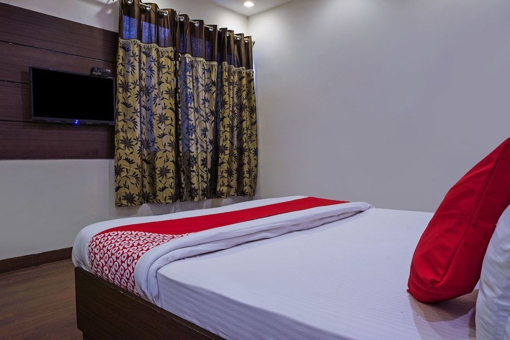 Ханзи: Oyo 18895 Hotel Kartikay Grand