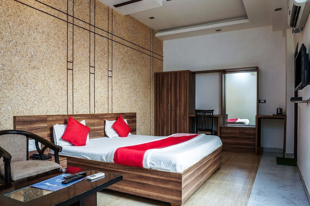 Ханзи: Oyo 18895 Hotel Kartikay Grand