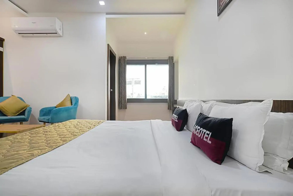 Индаур: FabHotel 7th Cloud AB Road